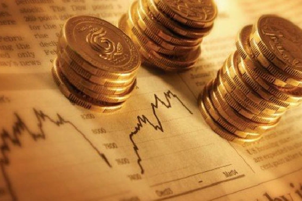 2025年春季，中国平安启动校园招聘，开放金融、医疗、科技等2000多个岗位，直播、人工智能成为创新亮点